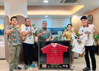 Wakil Kepala BP Batam, Li Claudia Chandra, saat menerima jajaran pengurus Batam Premier FC di Batam Centre, Rabu (22/07/26).
Foto: BP Batam