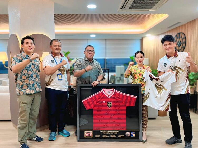 Wakil Kepala BP Batam, Li Claudia Chandra, saat menerima jajaran pengurus Batam Premier FC di Batam Centre, Rabu (22/07/26).
Foto: BP Batam