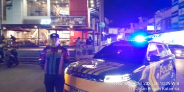 Polsek Batu Aji menggelar kegiatan Cipta Kondisi (Cipkon) dan Kegiatan Rutin yang Ditingkatkan (KRYD) untuk menjaga keamanan dan ketertiban masyarakat (kamtibmas) di wilayah hukumnya, Kamis (23/07/26).
Foto: Polresta Barelang
