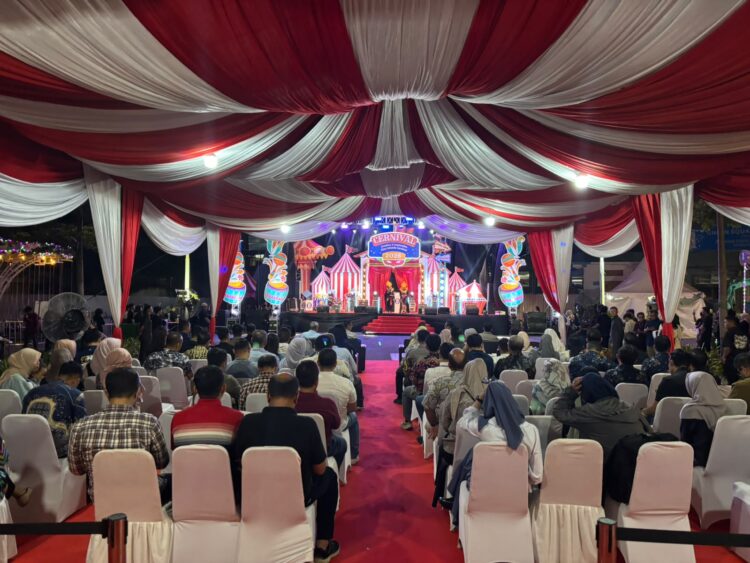 Creative & Innovation Riau Island Carnival (Cernival) 2026 resmi dibuka di Lapangan Parkir HarbourBay, Kelurahan Sei Jodoh, Kecamatan Batu Ampar, Jumat (24/07/26)
Foto: Polresta Barelang