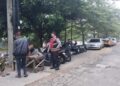 Personel Polsek Lubuk Baja bersama Polresta Barelang bergerak cepat menindaklanjuti laporan masyarakat melalui layanan Polisi 110 terkait dugaan tindak pidana pencurian kendaraan bermotor (curanmor) di wilayah Lubuk Baja, Minggu (26/07/26).
Foto: Polresta Barelang