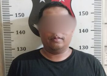 Polsek Batu Aji berhasil mengungkap kasus dugaan penggelapan dalam jabatan di lingkungan SMA Taruna Kepulauan Riau, Kelurahan Buliang, Kecamatan Batu Aji. (27/07/26).
Foto: Polresta Barelang