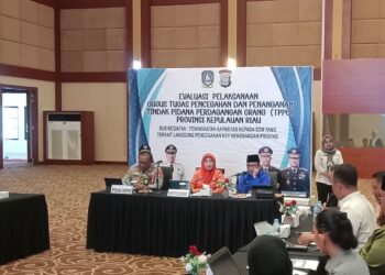 Rapat evaluasi pelaksanaan Gugus Tugas Pencegahan dan Penanganan TPPO Provinsi Kepulauan Riau yang dipimpin Sekretaris Daerah Provinsi Kepri, Misni, di Aula Wan Seri Beni, Dompak, Selasa (07/07/26).
Foto: SP Kepriprov.go.id