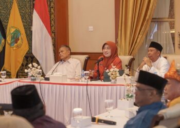 Persiapan pembangunan dibahas dalam Rapat Persiapan Pembangunan Museum dan Monumen Bahasa Nasional Pulau Penyengat yang dipimpin Sekretaris Daerah Provinsi Kepulauan Riau, Misni, di Gedung Daerah Tanjungpinang, Senin (29/6/2026).
Foto: Pemprof Kepri