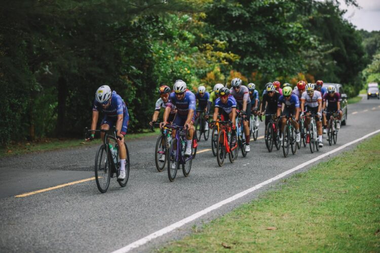 Tour de Bintan kembali hadir, setelah sempat vakum empat tahun. Tahun ini mengusung perpaduan antara kompetisi olahraga dan pengalaman wisata, event sport tourism ini siap menghidupkan kembali denyut pariwisata Bintan pada 21–23 Agustus 2026.
Foto: Kepriprov.go.id