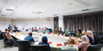pertemuan Dinas Tenaga Kerja (Disnaker) Kota Batam bersama Asosiasi Pengusaha Indonesia (APINDO) dan perwakilan 15 perusahaan besar di Batam, Kamis (20/08/26).
Foto: mediacenterbatam