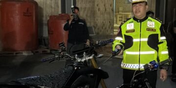 Polresta Barelang mengintensifkan Kegiatan Rutin yang Ditingkatkan (KRYD) dan razia balap liar untuk menjaga keamanan, keselamatan, ketertiban, dan kelancaran lalu lintas (Kamseltibcarlantas) di wilayah hukum Polresta Barelang.
(01/08/26)
Foto: Polresta Barelang