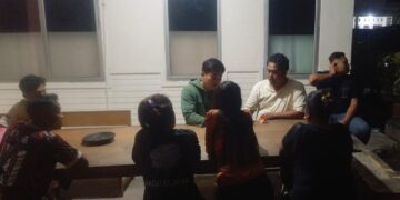 Polsek Sei Beduk, Polresta Barelang, bergerak cepat menindaklanjuti laporan masyarakat terkait dugaan penyekapan di Kampung Madani Simpang Dam, Kelurahan Muka Kuning, Kecamatan Sei Beduk, Kota Batam.
(01/08/26)
Foto: Polresta Barelang