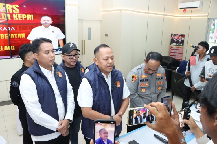 Satreskrim Polresta Barelang mengungkap kasus dugaan pencurian kabel dan besi yang merupakan bagian dari fasilitas publik di Jembatan Raja Ali Haji Fisabilillah atau Jembatan 1 Barelang, Kota Batam.
(03/08/26)
Foto: Polresta Barelang