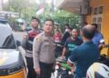Respons cepat ditunjukkan Polsek Lubuk Baja Polresta Barelang terhadap laporan masyarakat melalui Layanan Polisi 110. Dugaan perusakan rumah makan di Kampung Utama Atas berhasil diselesaikan secara humanis dan damai.
(07/08/26).
Foto: Polresta Barelang