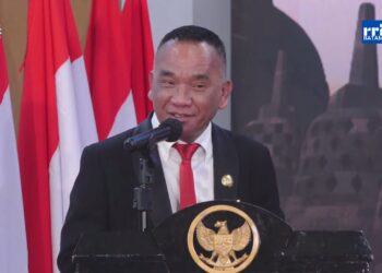 Ketua Umum Perkumpulan Kekerabatan Sulawesi Selatan (PKSS), Akhmad Rosano Saat Menyampaikan Pidato Dalam Dialog Wawasan Kebangsaan. Kamis (13/08/26) di Politeknik Negeri Batam
Foto: Ben