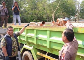 Polda Kepri Ungkap Dugaan Pertambangan Pasir Ilegal di Batam, Tiga Orang Jadi Tersangka. (14/08/26).
Foto: Polda Kepri