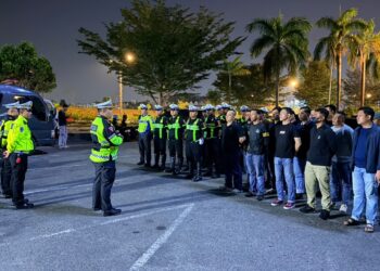 Satuan Lalu Lintas (Satlantas) Polresta Barelang melakukan patroli dan penertiban kendaraan roda dua sebagai upaya mencegah balap liar serta penggunaan knalpot yang tidak sesuai spesifikasi teknis di wilayah hukum Polresta Barelang.
(15/08/26)
Foto: Polresta Barelang