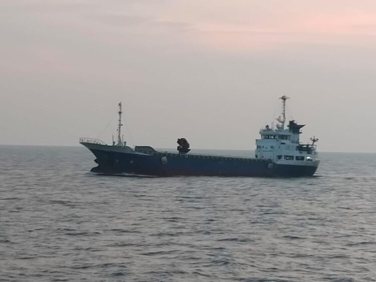 Gagalkan Penyelundupan 2,6 Ton Sabu Cair dan 1,57 Juta Rokok Ilegal dari MV Ocean Porter di Kepri
Foto: Istimewa