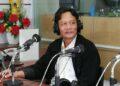 Ketua Kelompok Diskusi Anti 86 yang akrab disapa Cak Tain, saat menjadi narasumber dialog _Batam Pagi Ini_ di RRI Batam, Rabu [27/8/2026].
Foto: Istimewa/AI