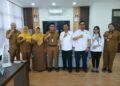 Foto bersama Kadis Kominfo Kepri Hendri Kurniadi beserta jajaran dan Tim PDSI BP Batam usai pertemuan. (Putra/DISKOMINFO KEPRI)