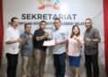 SK kepengurusan diserahkan langsung Ketua DPW PKSS Kepri Eko Santoso, S.E., bersama Sekretaris DPW PKSS Kepri Sarti R. Pongsitanan, S.E. Prosesi penyerahan turut didampingi Ketua Umum DPP PKSS, Akhmad Rosano dan Sekretaris Jenderal DPP PKSS, H. Masrur Amin, SH., MH,. di Kantor Sekretariat PKSS, Orchard Park kota Batam, Kamis (03/09/26).
Foto: PKSS