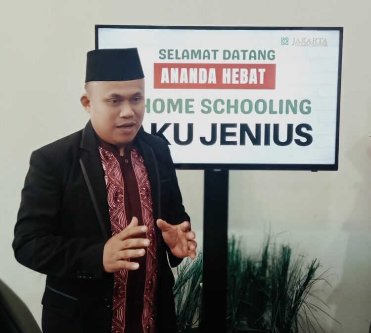 Ade Suhandi, Penulis
Foto: Istimewa