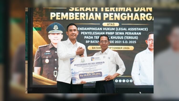 Pemberian Penghargaan Atas Pendampingan Hukum Penyelesaian PNBP Sewa Perairan Tersus, Minggu, 21 September 2026.
Foto: Istimewa