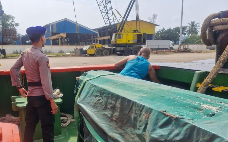 Satpolairud Polresta Barelang Imbau Operator Kapal Utamakan Keselamatan Pelayaran di Pelabuhan Batu Ampar, (29/09/26)
Foto: Istimewa