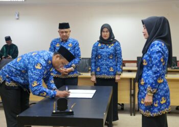Pelantikan berlangsung di Rupatama Lantai 4 Kantor Gubernur Kepri, Dompak, Kamis (01/10/26).
Foto: Kepriprov.go.id