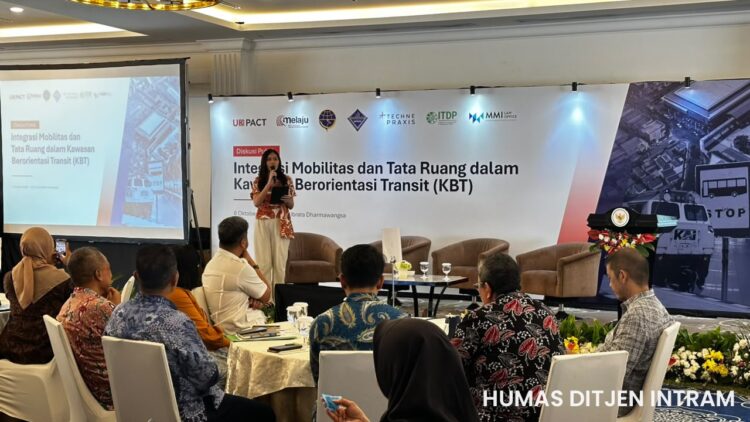 Focus Group Discussion (FGD) Integrasi Mobilitas dan Tata Ruang dalam Kawasan Berorientasi Transit di The Tribrata Dharmawangsa, Jakarta, Kamis (08/10/26).
Foto: PR Real
