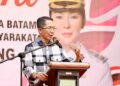 Wali Kota Batam Amsakar Achmad saat berdialog dengan ketua RT, RW, Lembaga Pemberdayaan Masyarakat (LPM), dan tokoh masyarakat se-Kecamatan Bengkong di Golden Prawn, Selasa (06/10/2026).
Foto: mediacenterbatam
