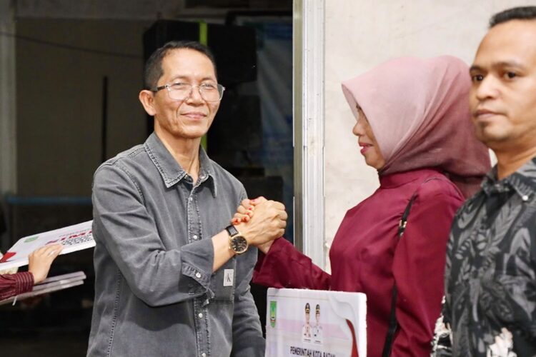 Pertemuan Wali Kota Batam Amsakar Achmad bersama pengurus RT, RW, Lembaga Pemberdayaan Masyarakat (LPM), dan tokoh masyarakat Sungai Beduk, Kamis (08/10/26)
Foto: mediacenterbatam