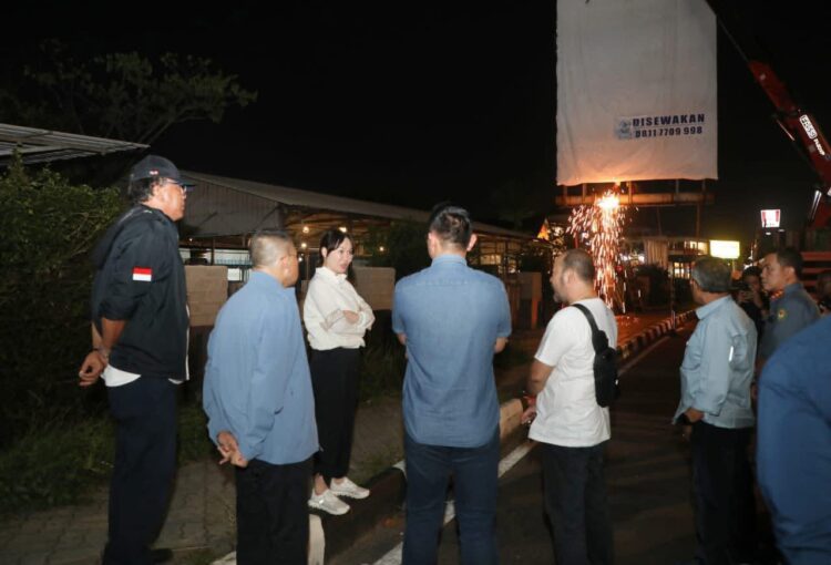Pemerintah Kota (Pemko) Batam bersama Badan Pengusahaan (BP) Batam memetakan 2.481 titik reklame untuk menjadi acuan penempatan dan pengurusan perizinan.
Foto: mediacenterbatam