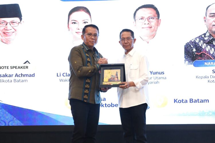 Workshop UMKM Penerima Subsidi Margin Kota Batam yang dibuka Wali Kota Batam, Amsakar Achmad, di Hotel Nagoya Hill, Lubuk Baja, Selasa (20/10/26).
Foto: mediacenterbatam