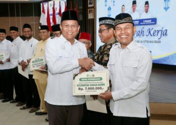 Sekretaris Daerah Kota Batam sekaligus Ketua LPTQ Kota Batam, Firmansyah, saat membuka Musyawarah Kerja (Musker) LPTQ Kota Batam 2026 di Kantor Wali Kota Batam, Sabtu (24/10/26).
Foto: mediacenterbatam