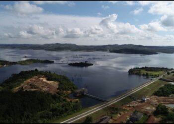 Badan Pengusahaan (BP) Batam terus melakukan berbagai penanganan taktis dan terukur untuk memastikan ketercukupan kebutuhan air bersih masyarakat, khususnya di wilayah Nongsa dan sekitarnya, di tengah fenomena cuaca ekstrem El Niño yang berdampak pada penurunan curah hujan regional.
Foto: BP Batam