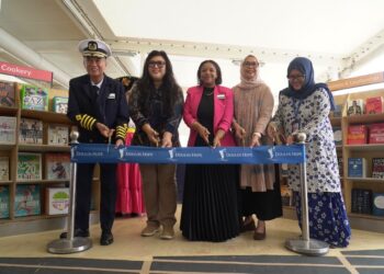 BP Batam melalui Anggota/Deputi Bidang Pelayanan Umum, Ariastuty Sirait, menghadiri peresmian dan pembukaan kapal buku terapung Doulos Hope di Pelabuhan Bintang 99 Batam, Jumat (16/10/26).
Foto: BP Batam