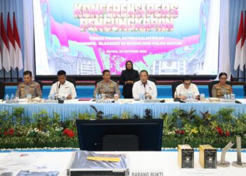 Perkembangan penanganan kasus ini disampaikan dalam konferensi pers di Gedung Lancang Kuning Polda Kepri, Selasa (20/10/26).
Foto: Polda Kepri
