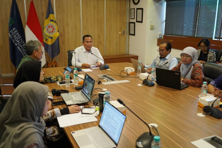 Seminar web “Sertifikasi Halal & Mutu: Jembatan Produk Indonesia Menembus Pasar Global”, Selasa (29/09/26).
